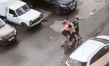В Москве мигранты избили мужчину из-за не понравившейся им одежды