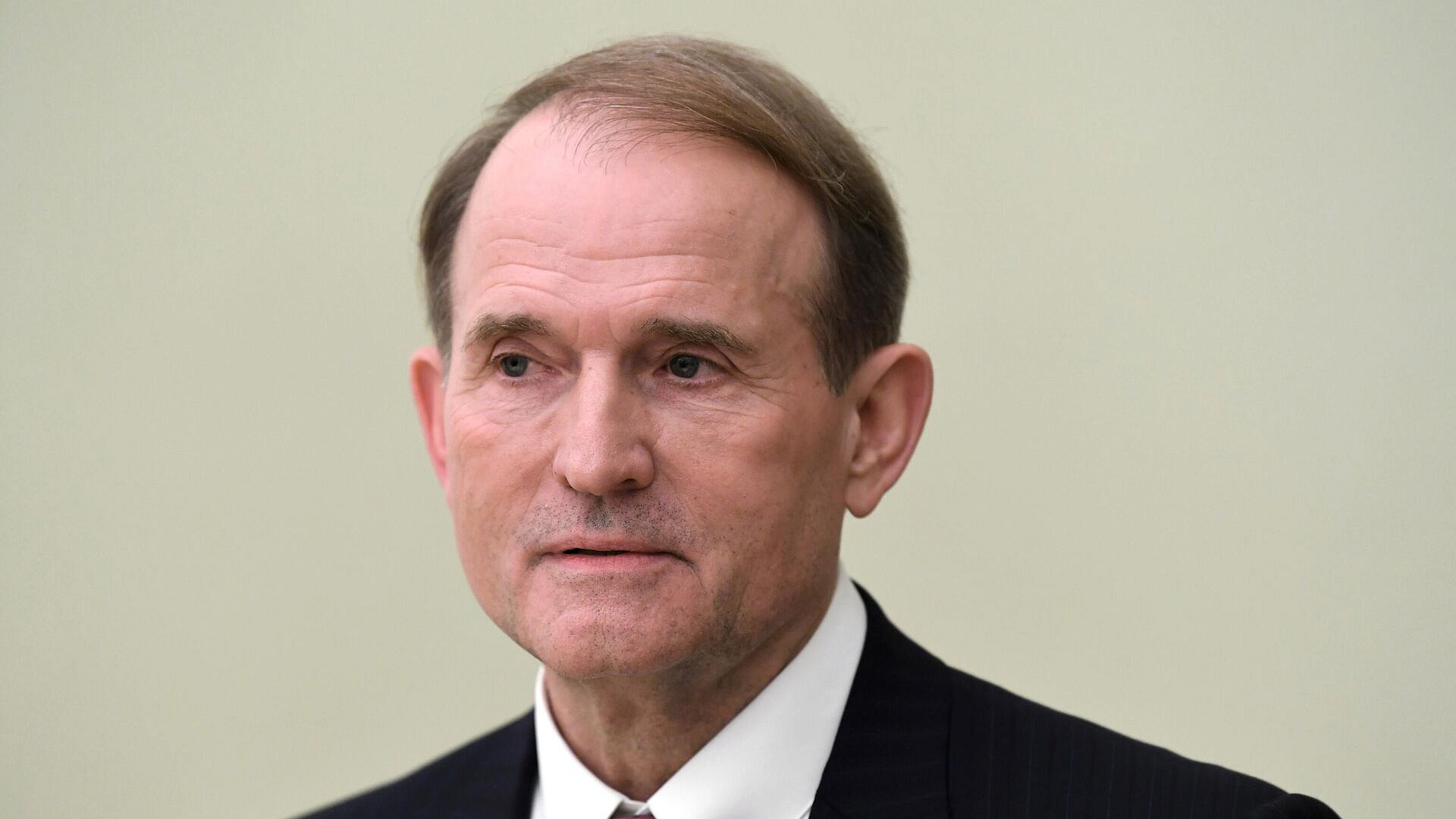 Запад видит в украинцах чернорабочих, заявил Медведчук