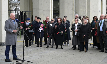 В Москве открыли мемориальную доску в память о Валентине Фалине