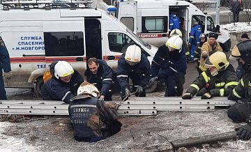 В Нижнем Новгороде мужчина провалился в яму на глубину десять метров