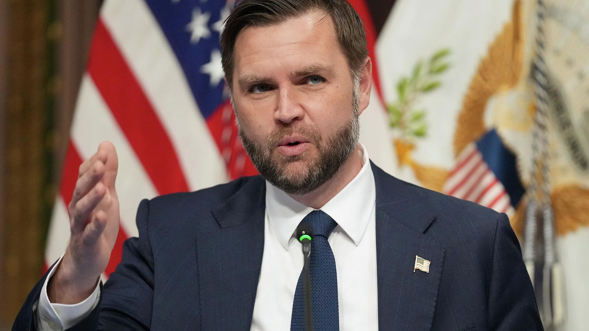 США скрыли детали меморандума с Ираном по просьбе посредников, заявил Вэнс
