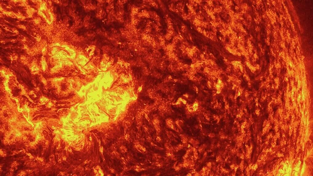 Произошедший на Солнце выброс плазмы не повлияет на Землю, сообщили ученые