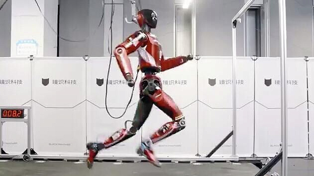 Китай представил самого быстрого робота-гуманоида
