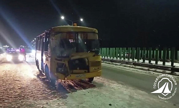 На Урале возбудили уголовное дело после ДТП со школьным автобусом