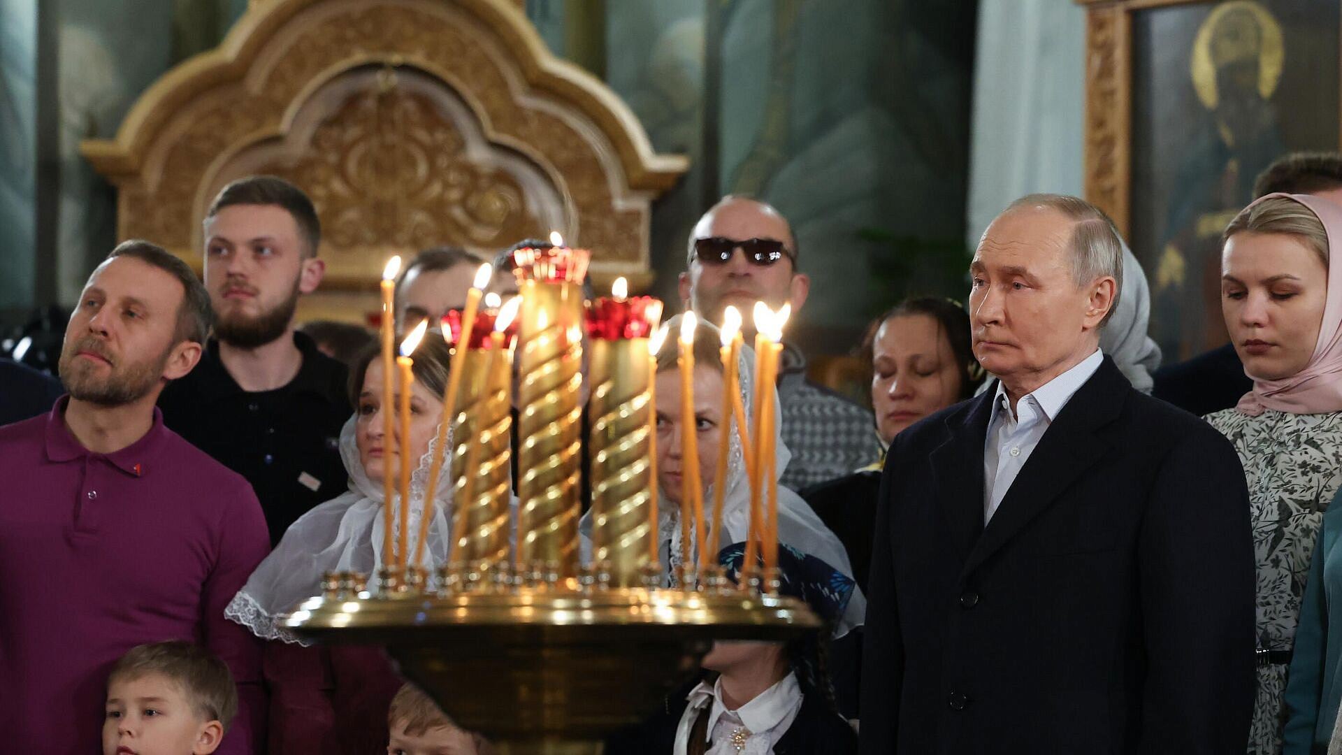 Путин встретил Рождество в окружении семей участников СВО и волонтеров