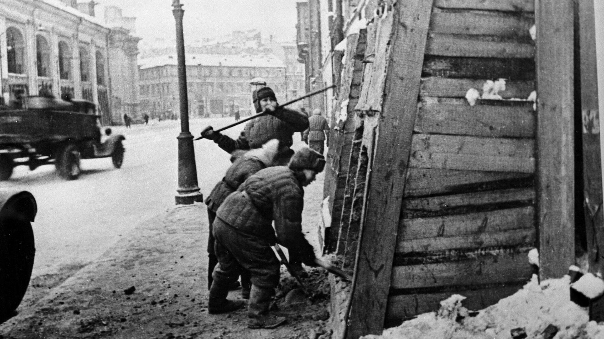 Беглов прокомментировал призыв Немцовой повторить блокаду Ленинграда