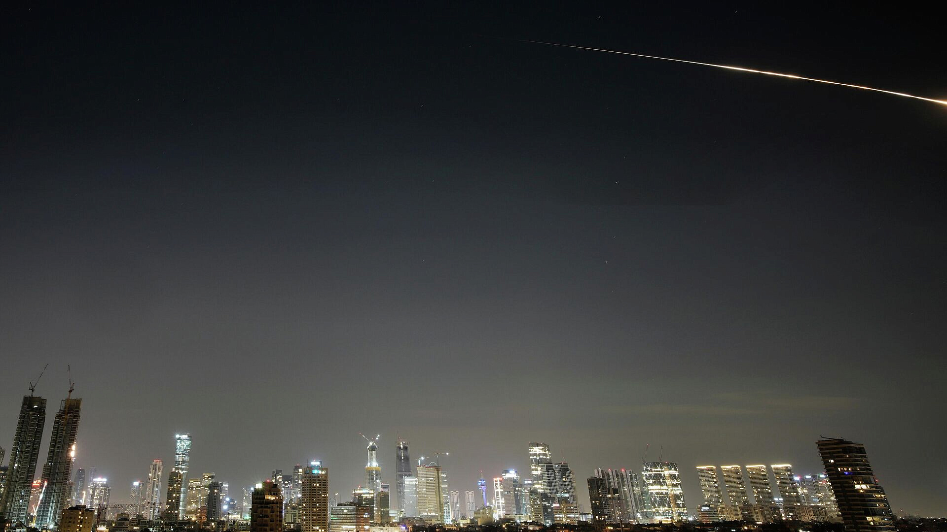 Армия Израиля заявила, что зафиксировала новый пуск ракет из Ирана