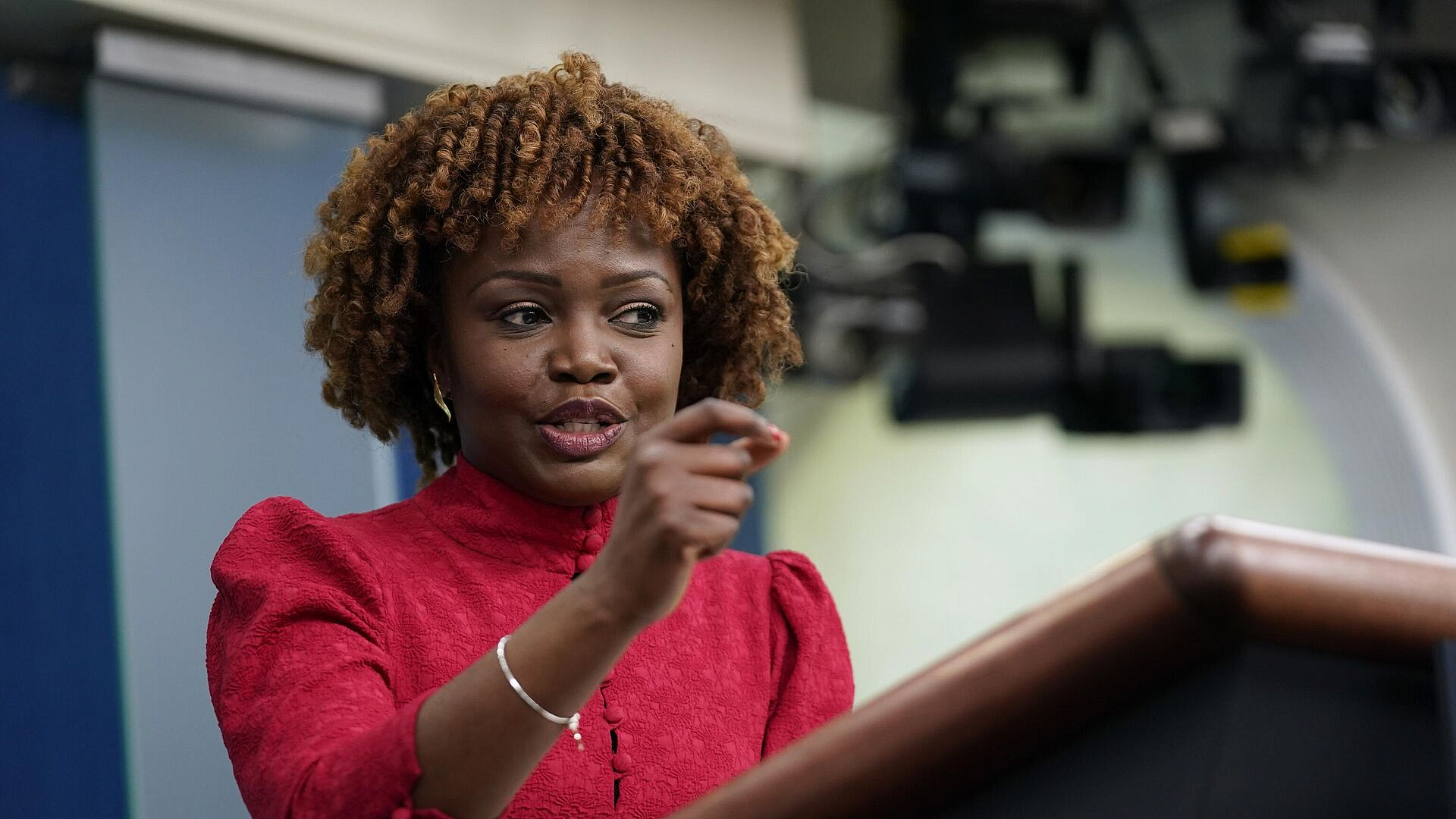 Жан-Пьер заявила, что не смотрит новости после ухода с должности