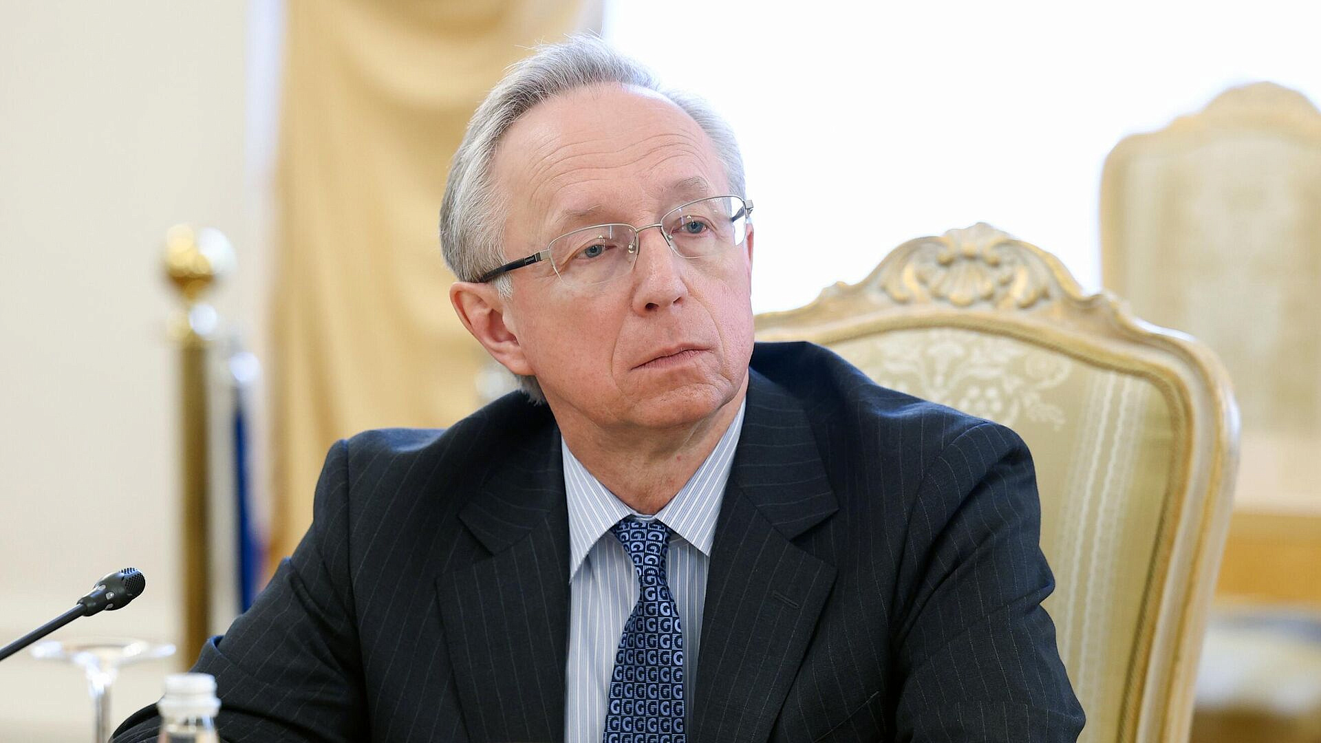 Галузин: представители ЕС пытаются влиять на предвыборные процессы Армении