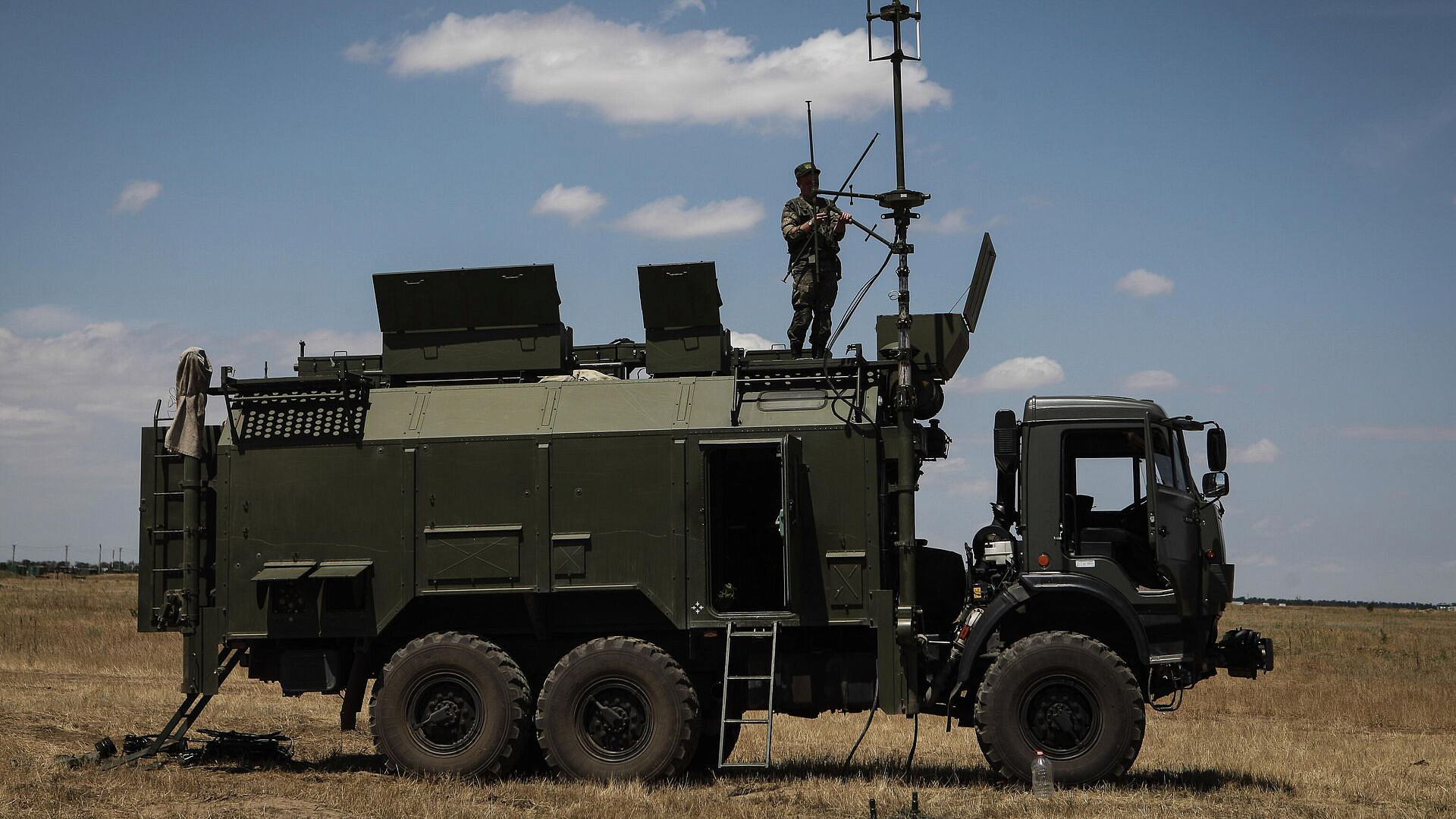 "Ростех" представит обновленную систему РЭБ "Лесочек"