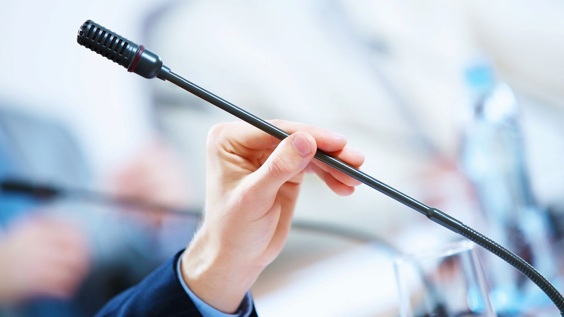 Общественник предложил способ защитить россиян от псевдокоучей