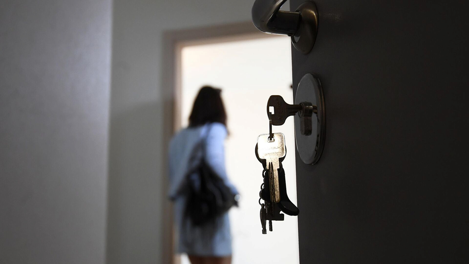 Юрист предупредил о последствиях проживания в неприватизированной квартире