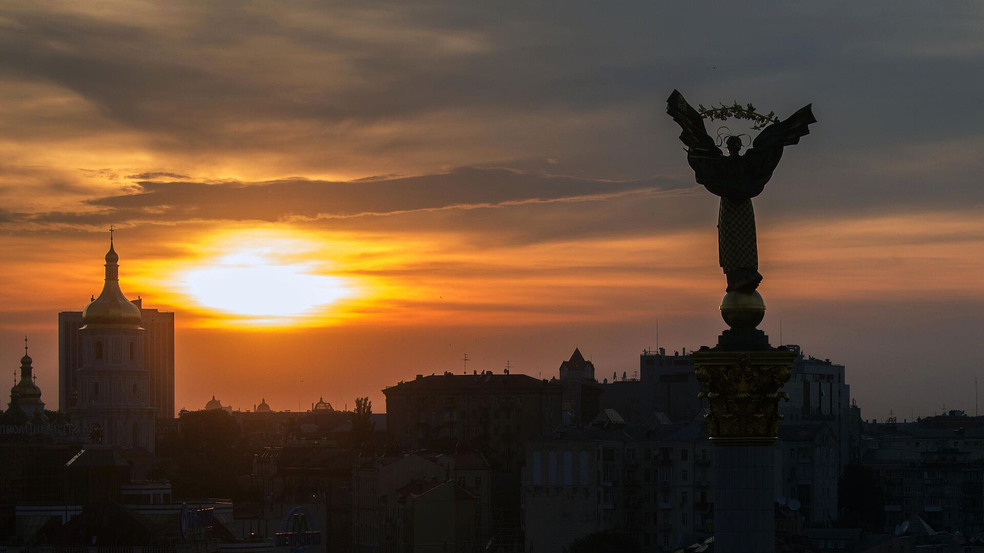 "Будет очень сложно". На Украине заявили о надвигающейся катастрофе 