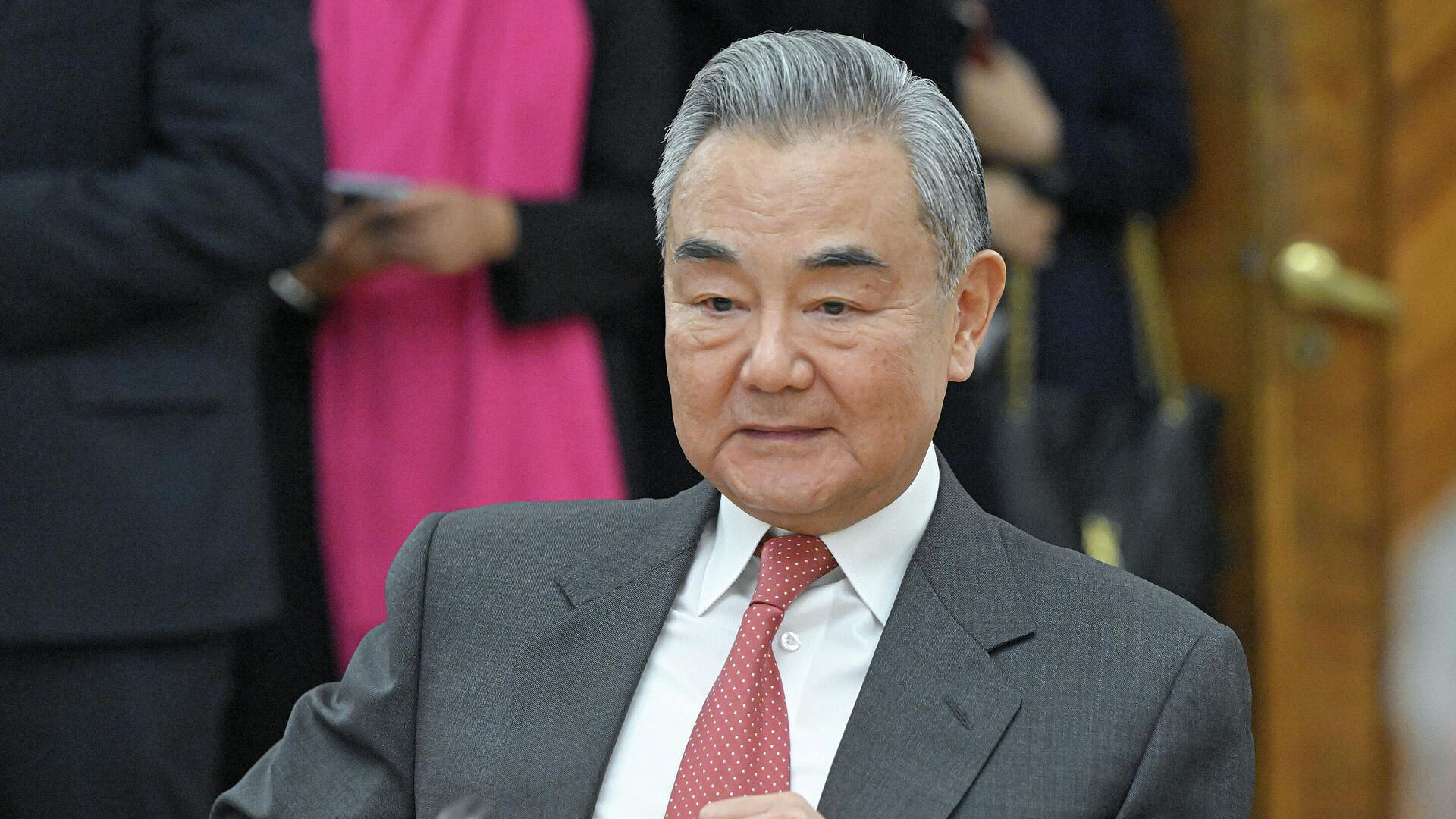 Ван И заявил, что Китай никогда никому не позволит отделить Тайвань