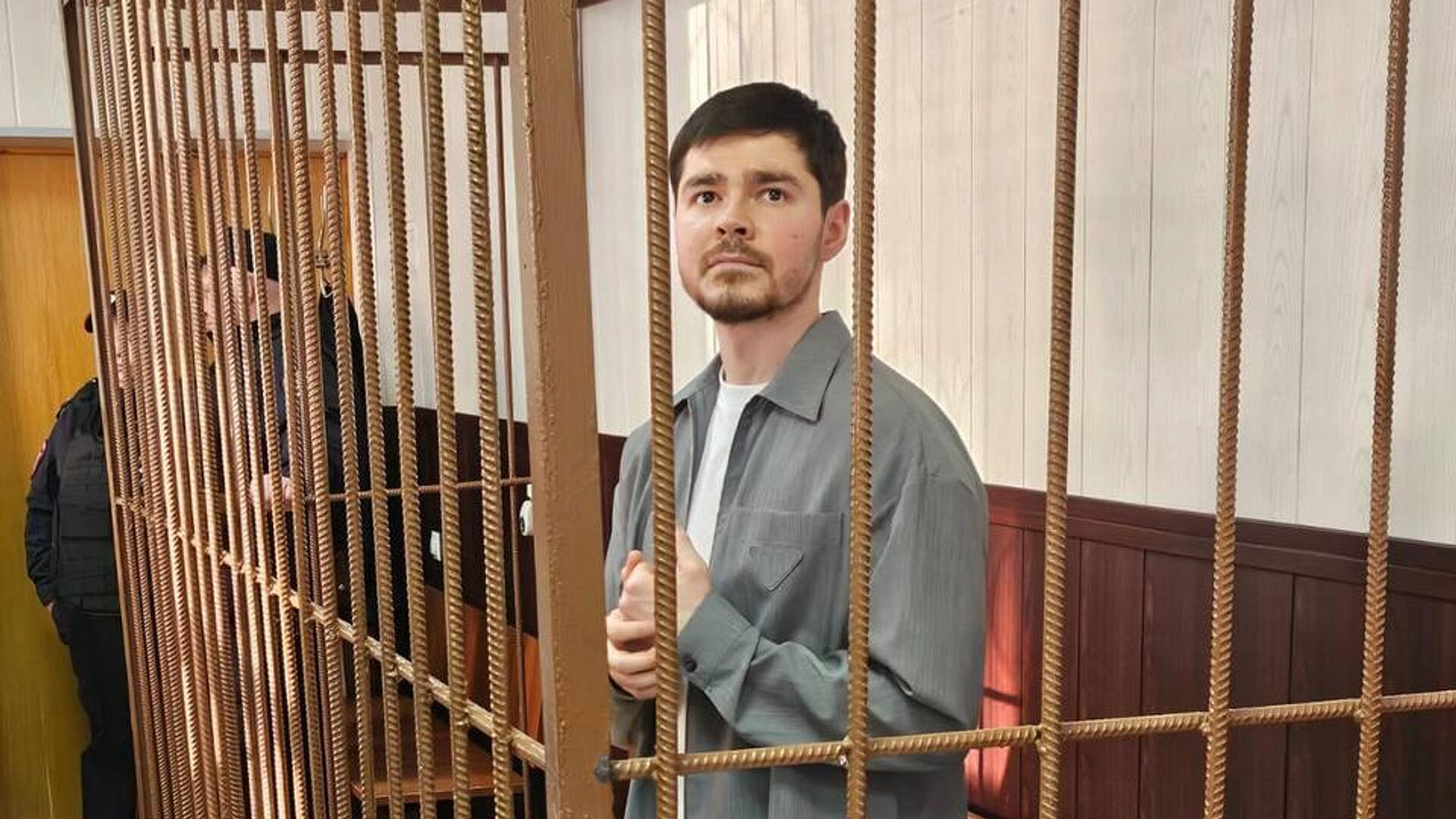 Суд продлил арест Аязу Шабутдинову