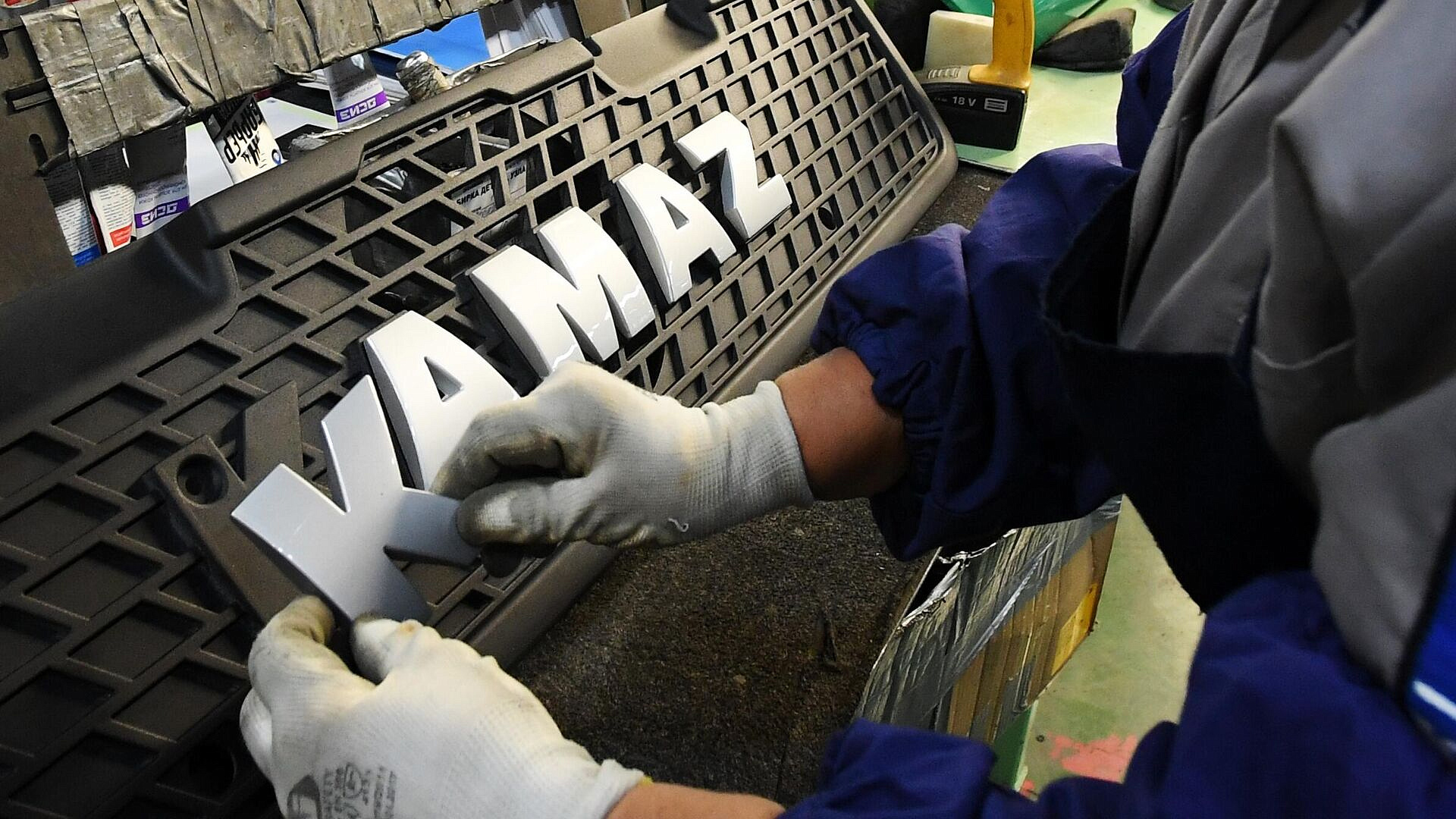 Некоторые подразделения "Камаза" перейдут на четырехдневку