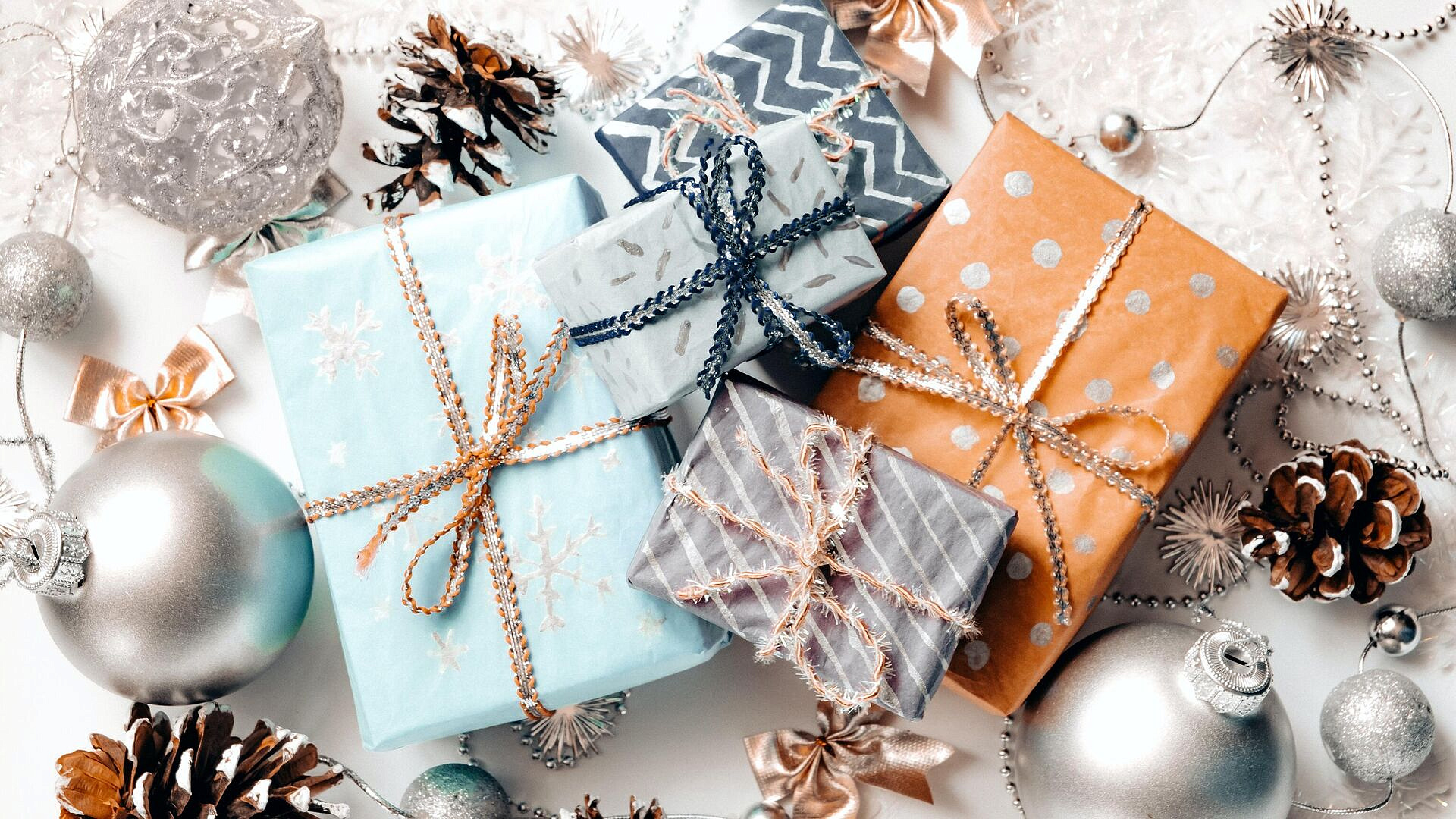 Юрист рассказал, за какие подарки придется заплатить налог