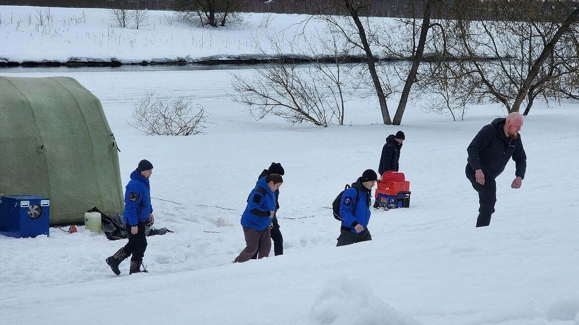 Самолет привлекли к поиску детей, пропавших в Звенигороде