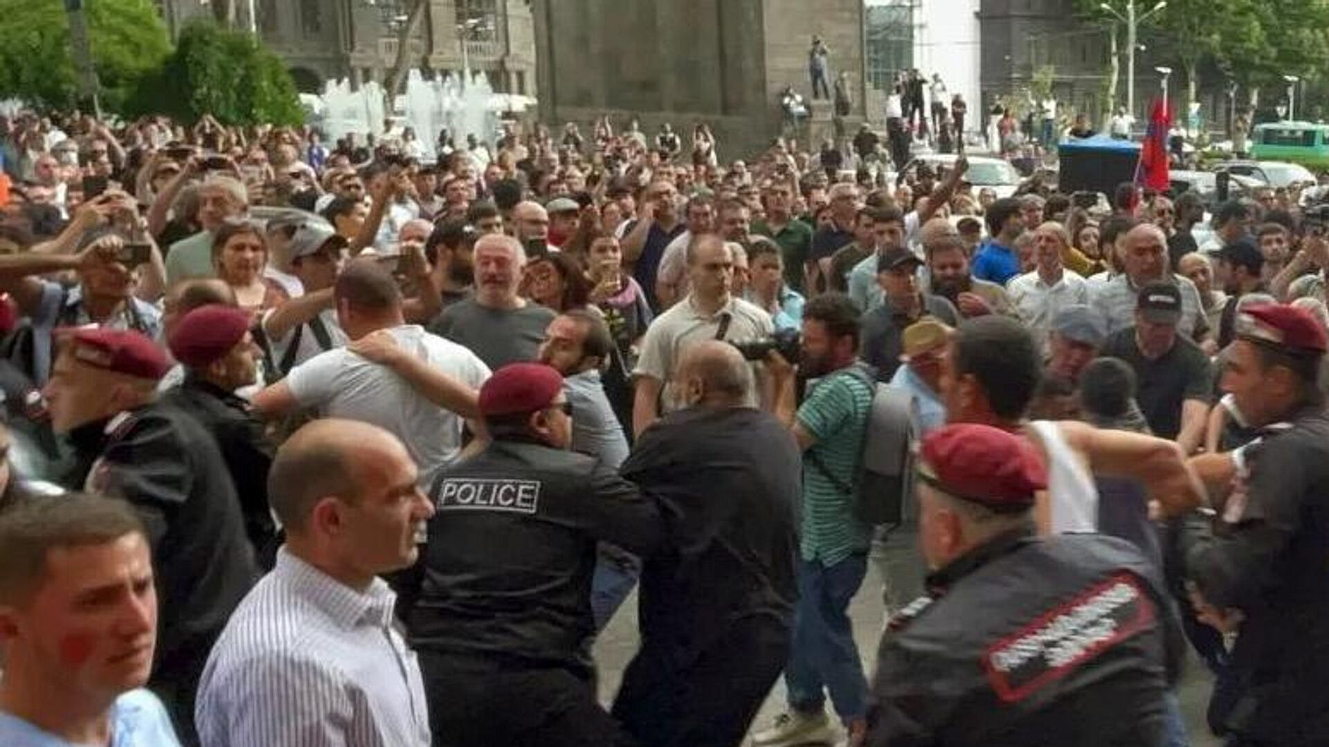 ������� ��������� 16 ���������� ����� � ������ ��� �������