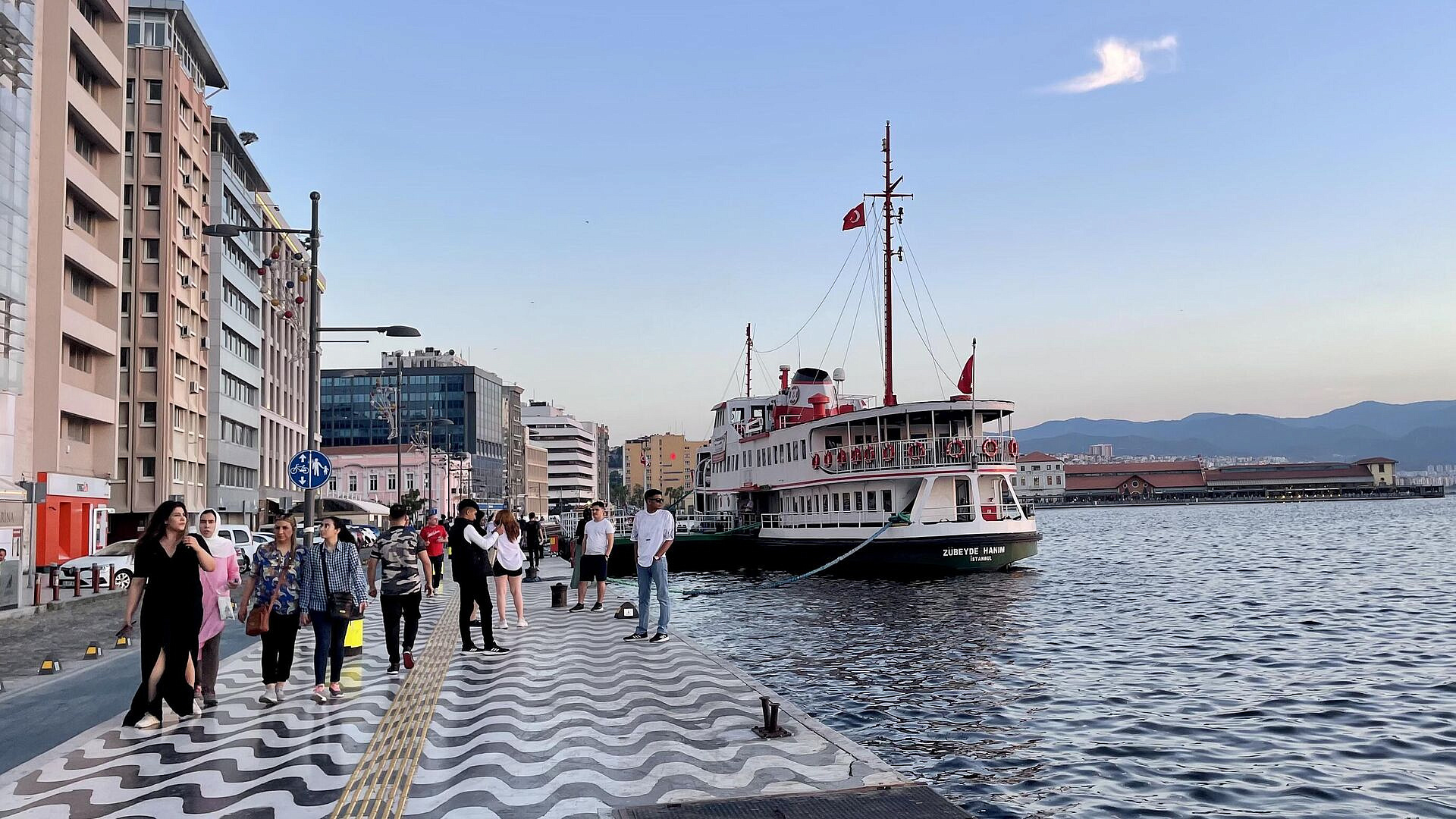 В Турции сообщили о возможных последствиях землетрясений в Эгейском море