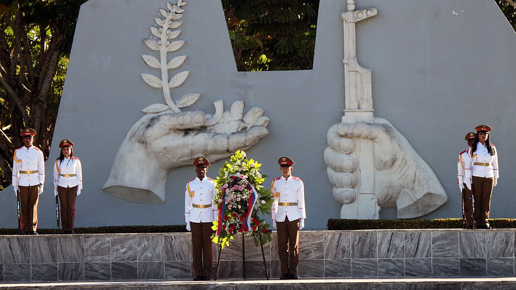 В Гаване возложили венки к мемориалу советскому воину