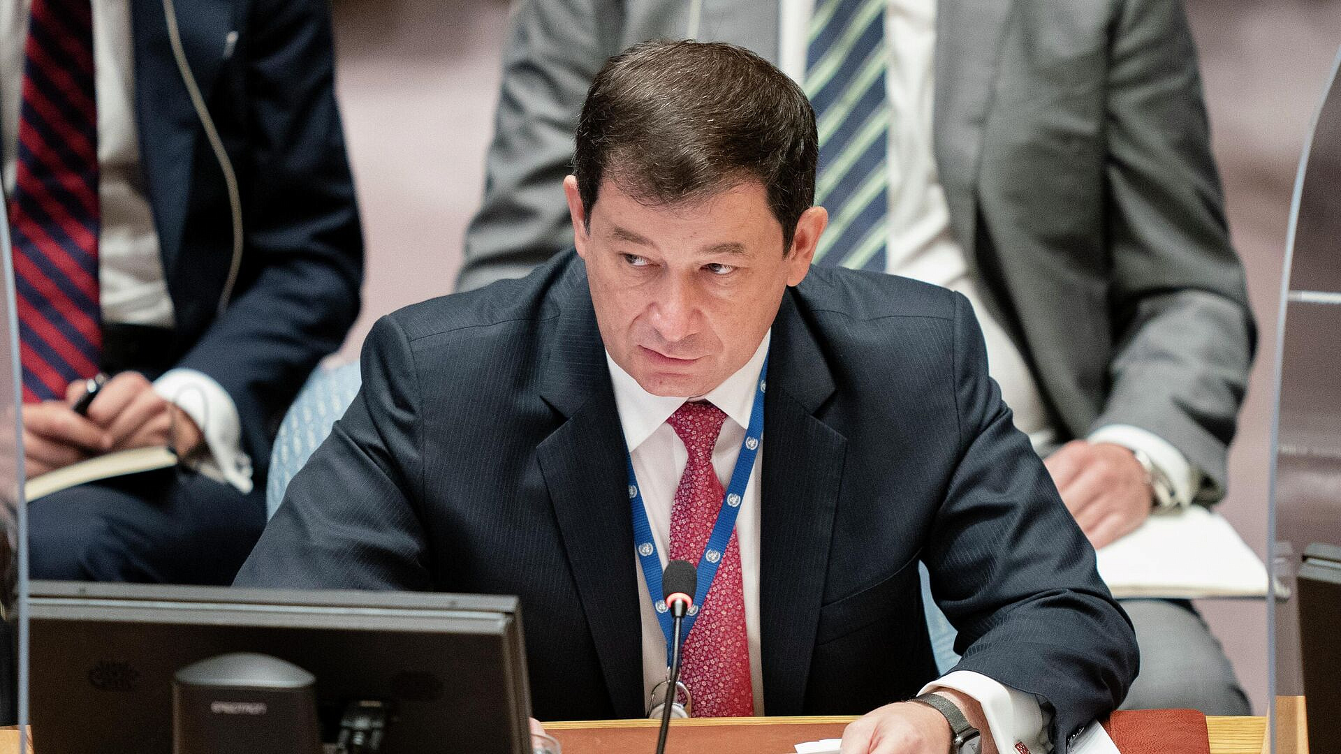 ЕС игнорирует призывы России к диалогу по безопасности, заявил Полянский