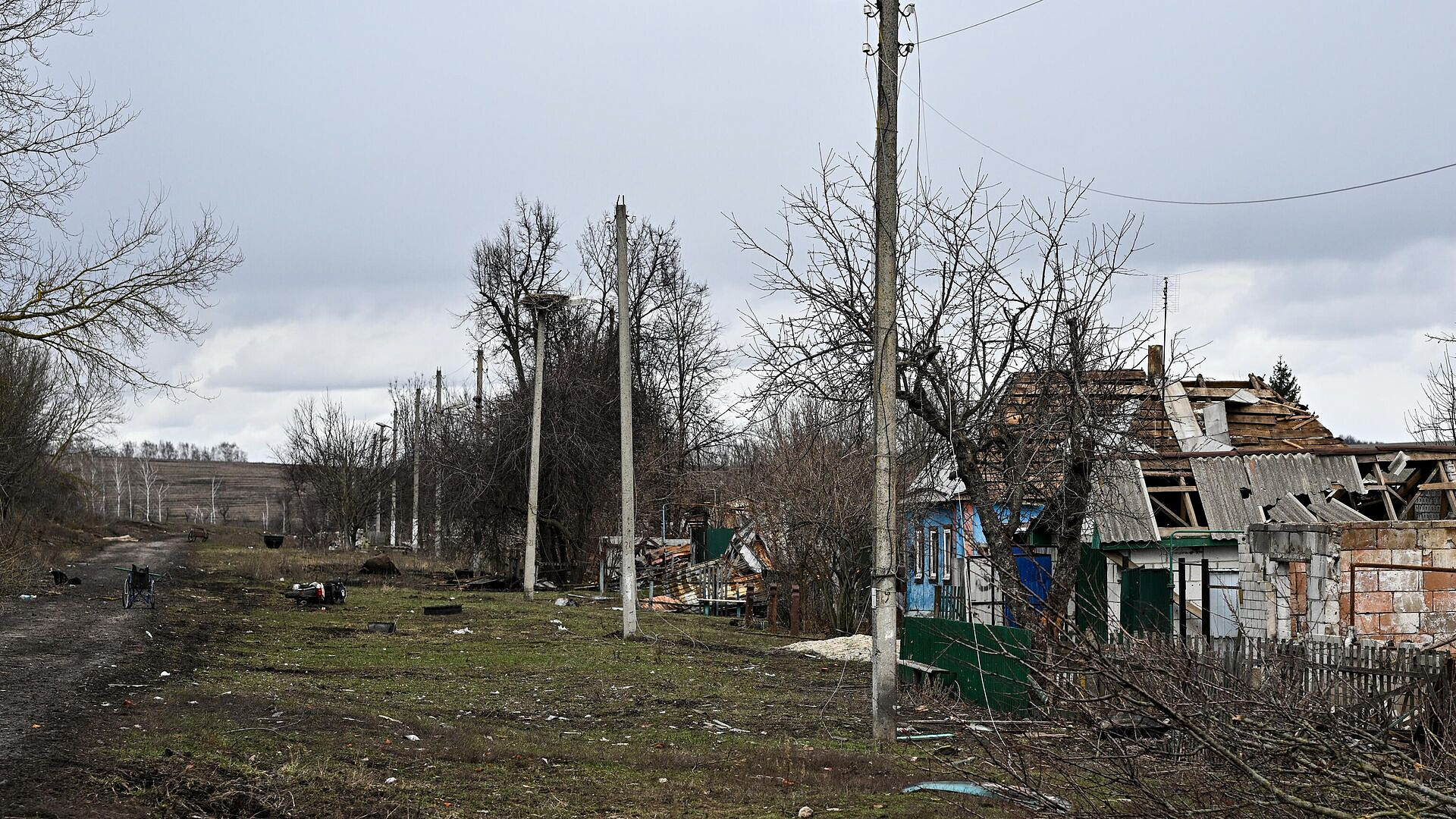 Курян призвали пока не возвращаться на потенциально опасные территории