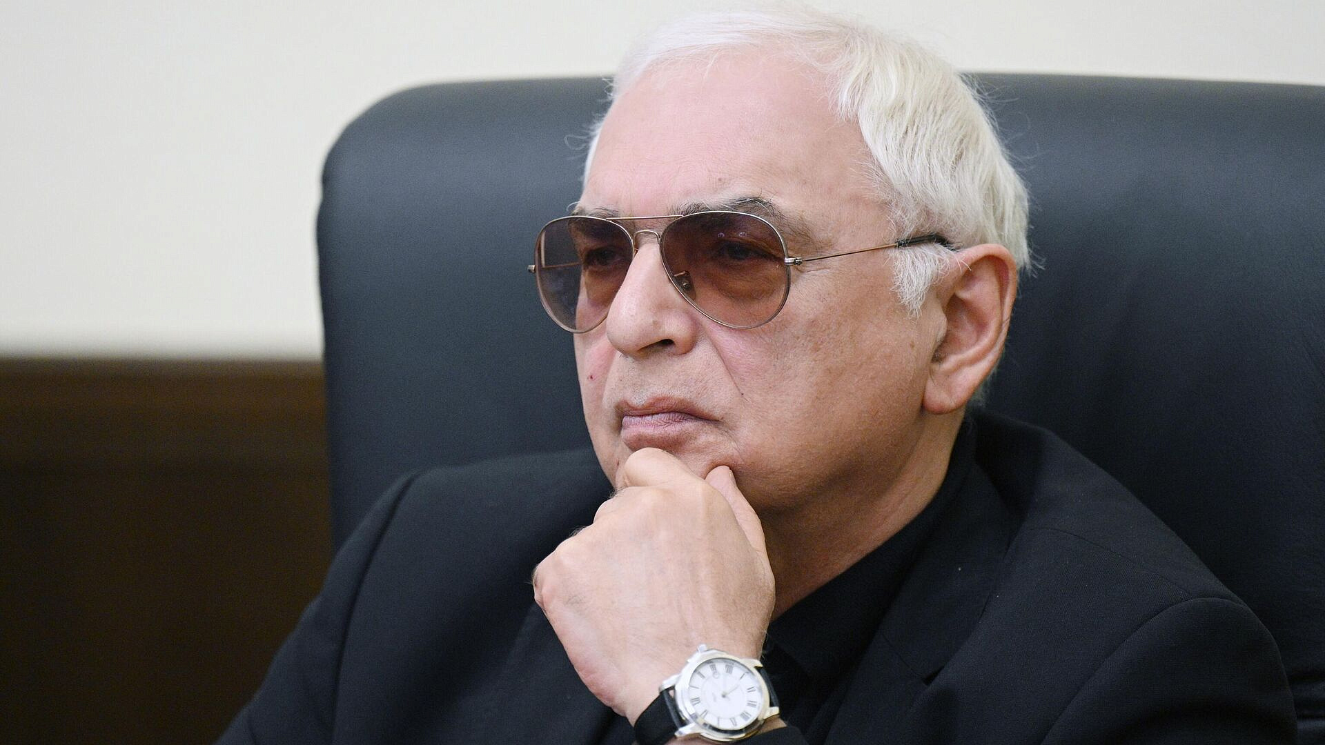 В России планируется открыть еще 900 кинозалов, сообщил Шахназаров