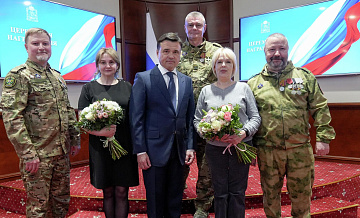 Губернатор Подмосковья наградил добровольцев подразделения БАРС