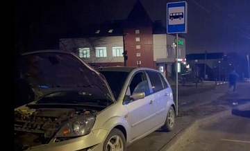 В Курске шесть человек пострадали при въезде автомобиля в остановку