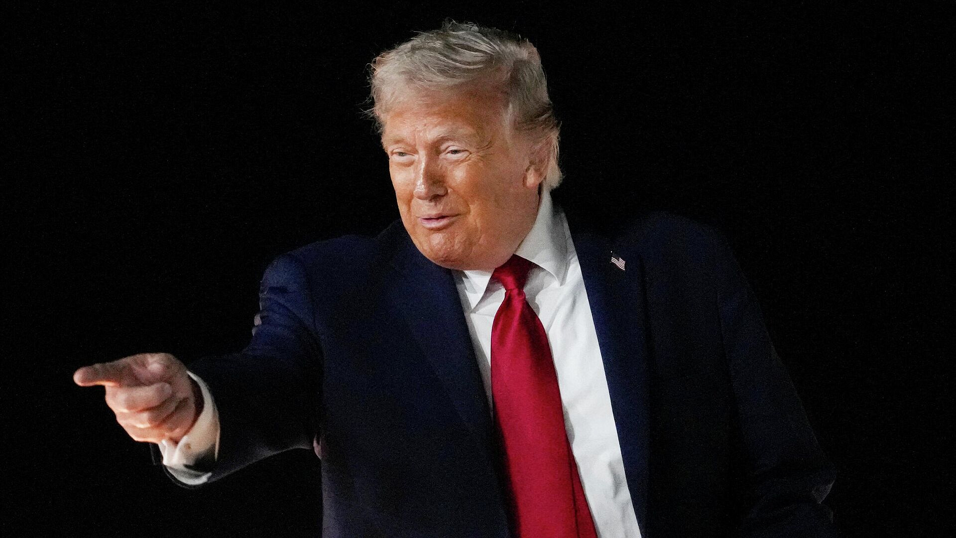 Трамп пригрозил разбомбить Иран "к чертовой матери"
