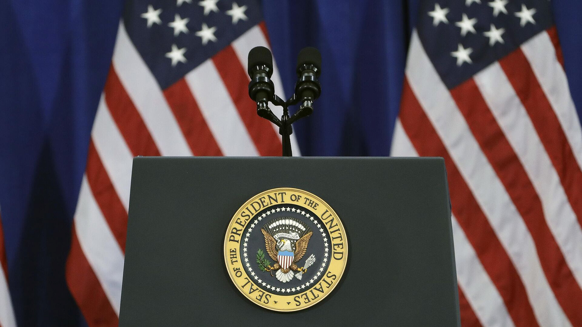 Вступил силу запрет США на предоставление некоторых IT-услуг лицам в России