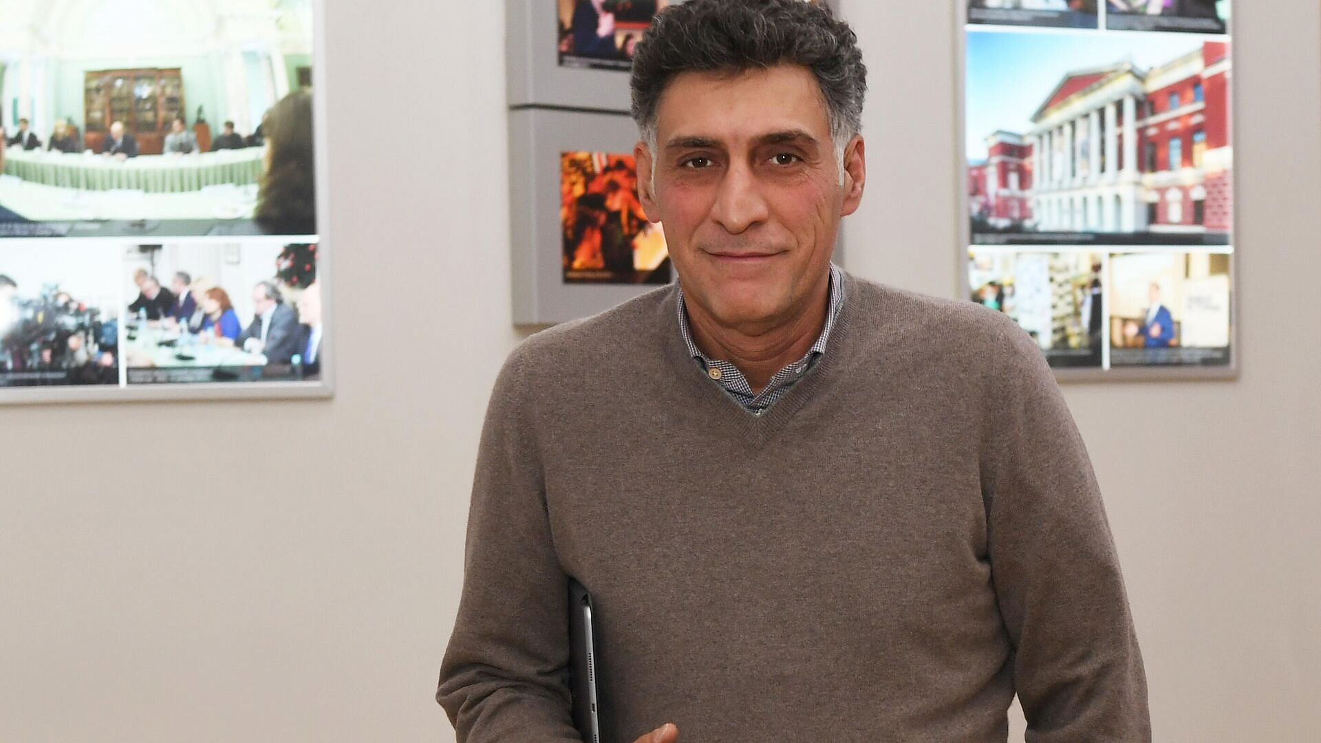 Житель Махачкалы получил премию имени Тиграна Кеосаяна за спасение ребенка