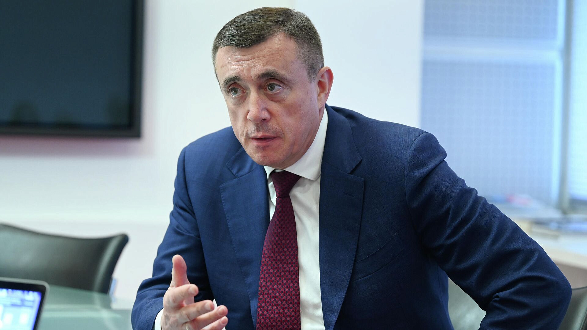 Глава Сахалинской области проголосовал на выборах президента