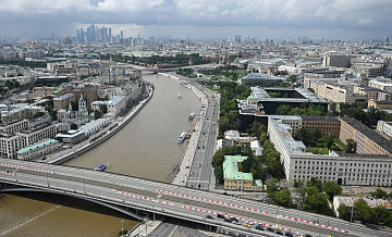 В Москве мужчину вытащили из воды и передали полиции