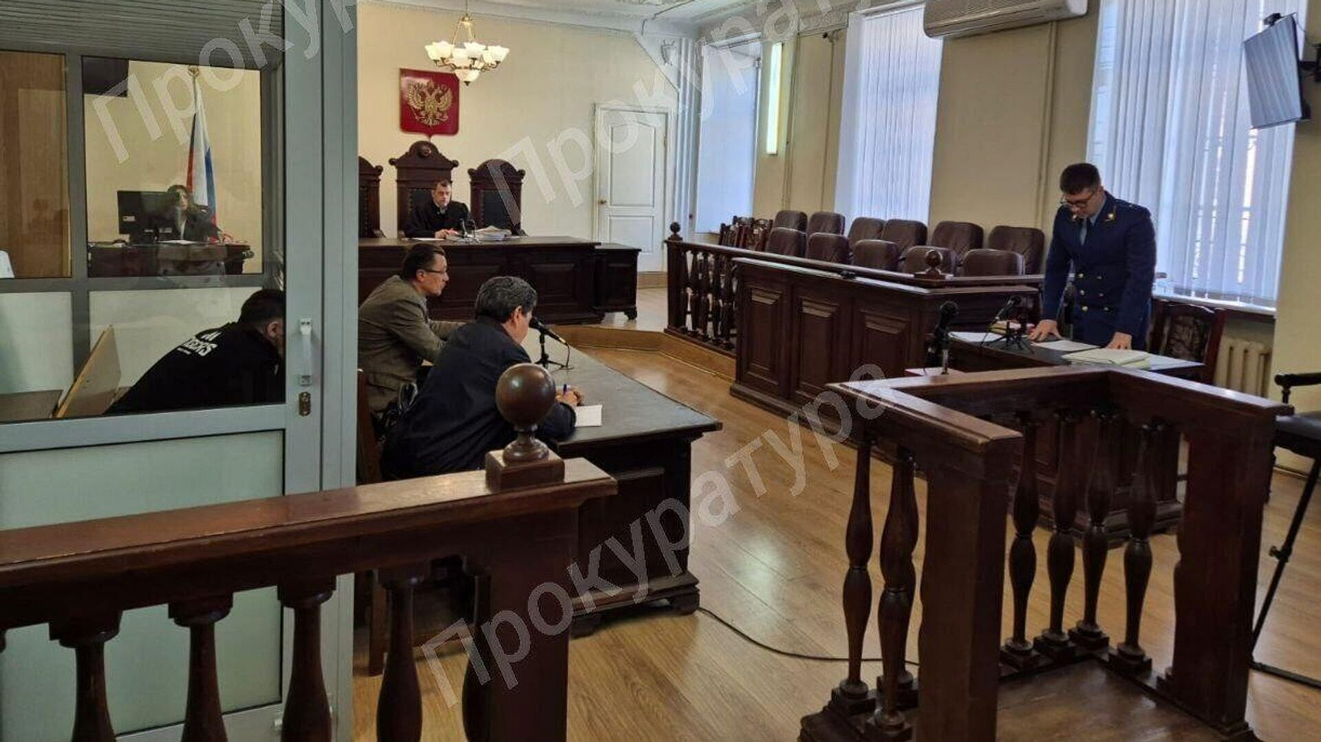 Мужчина получил 24 года колонии за убийство москвича и его жены, сообщил СК