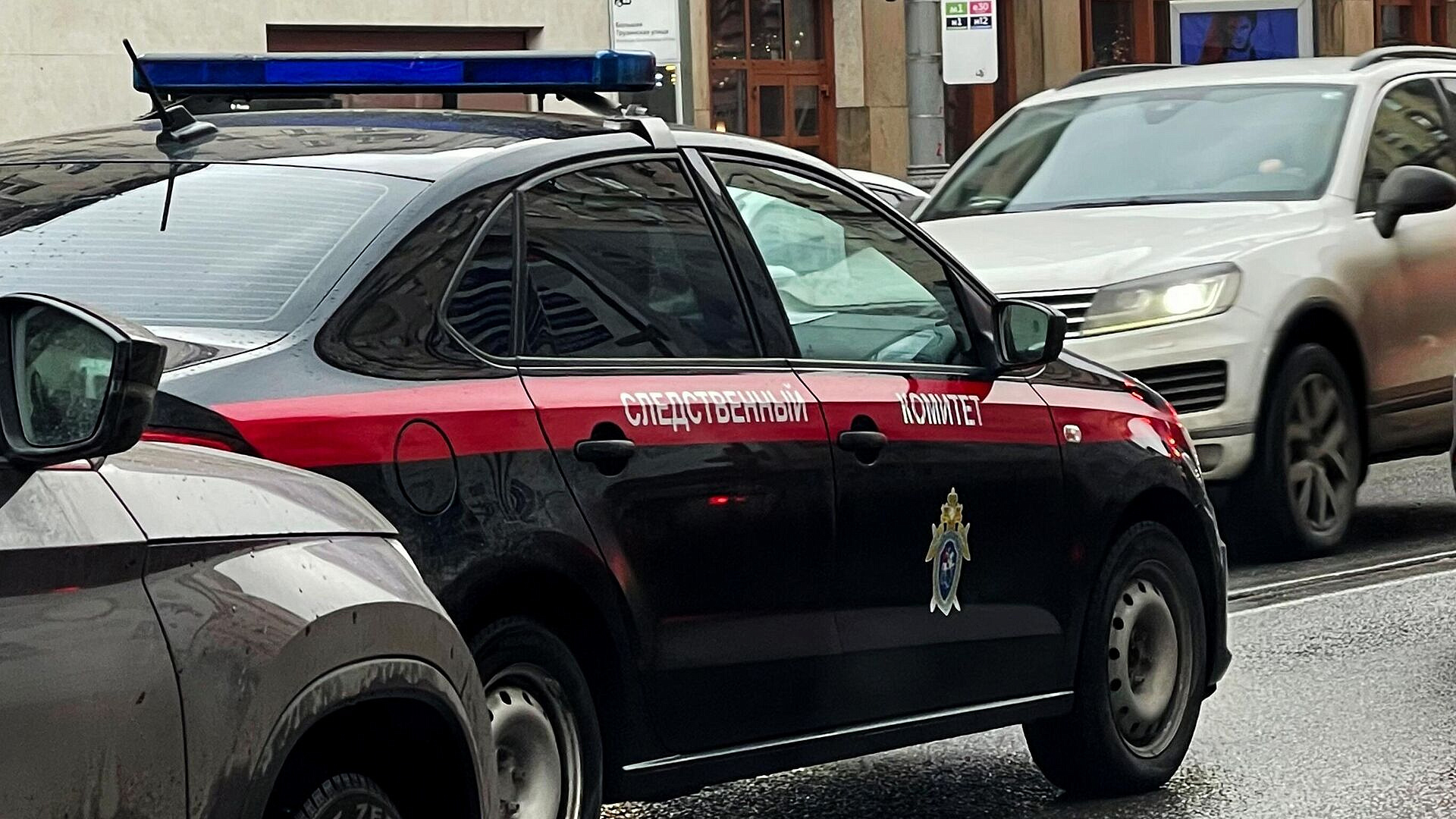 На Сахалине пьяный мужчина с ножом устроил скандал в детсаду