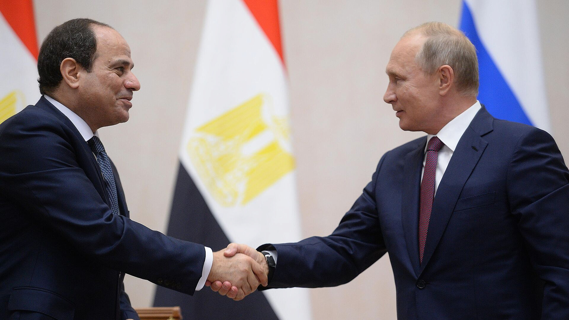 Путин заявил о добрых личных отношениях с президентом Египта