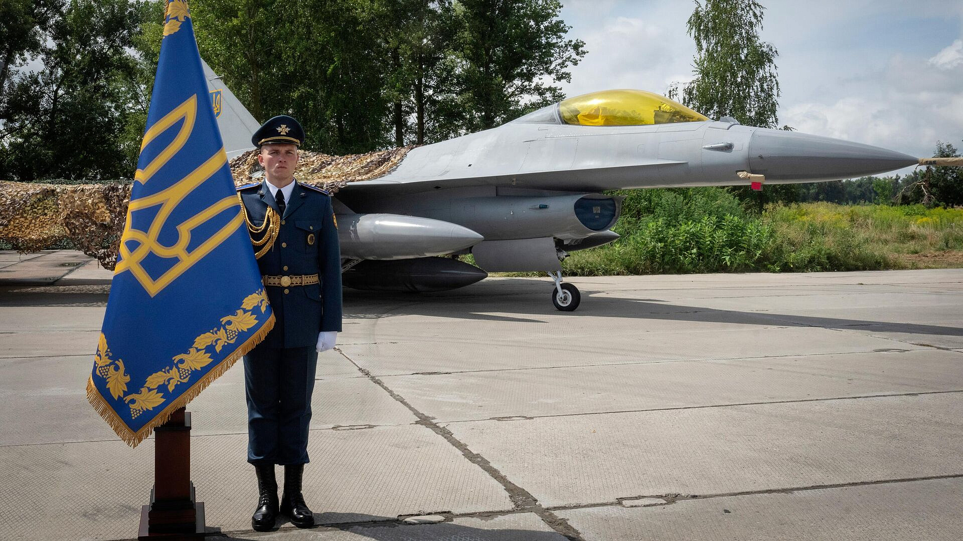 NYT: в США сомневаются в официальной версии Киева по крушению F-16