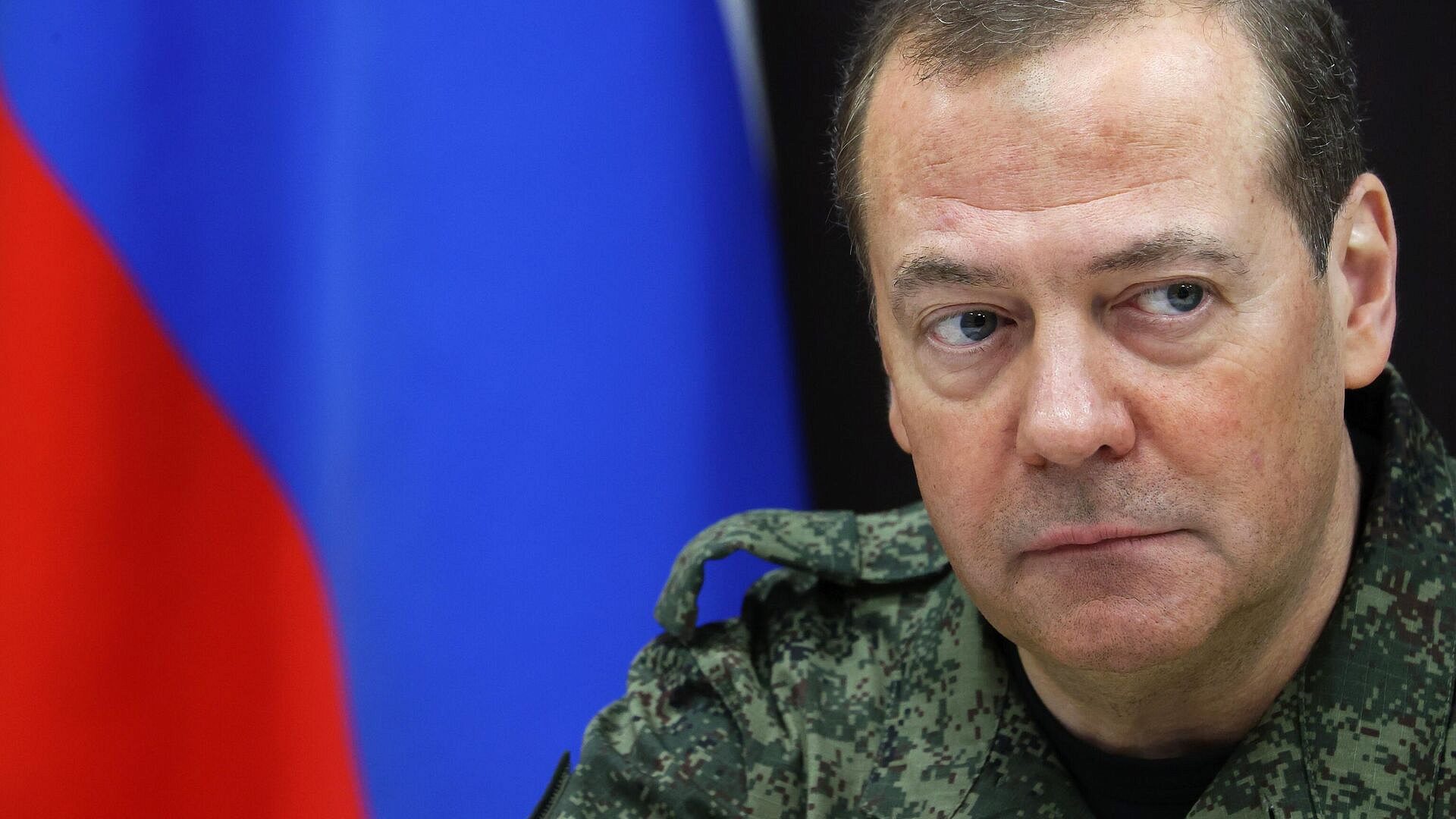 "Тихо и без мучений": Медведев жестко высказался об остановке помощи Киеву