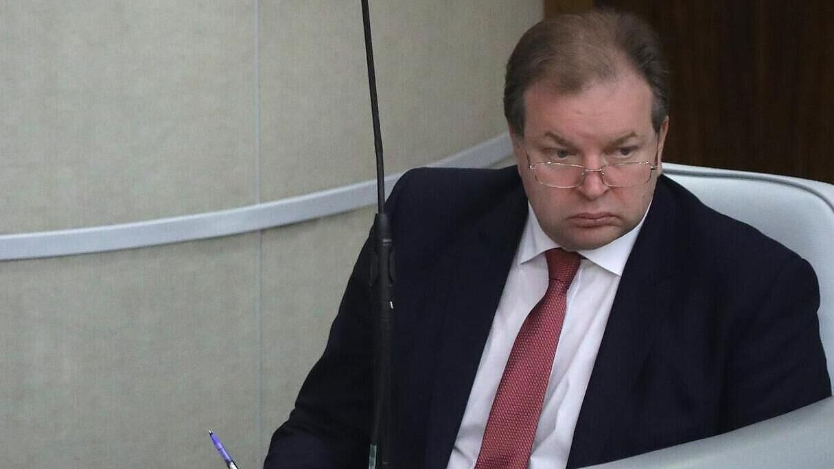 Суд не нашел волокиты в деле бывшего замминистра транспорта Семенова