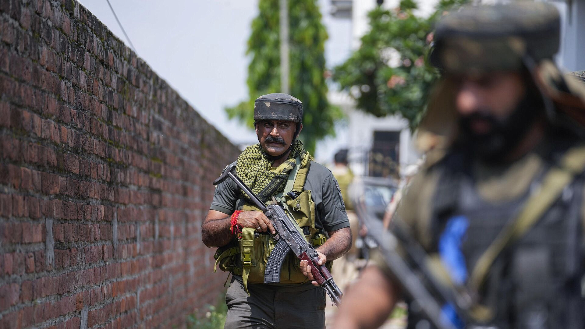 �������� ����� ��������� ��������� ����� � ���������, ������� � �������