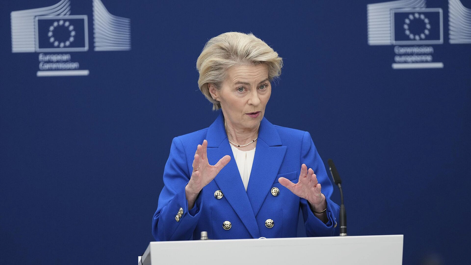 Фон дер Ляйен рассказала о превращении ЕС в "оборонный союз"