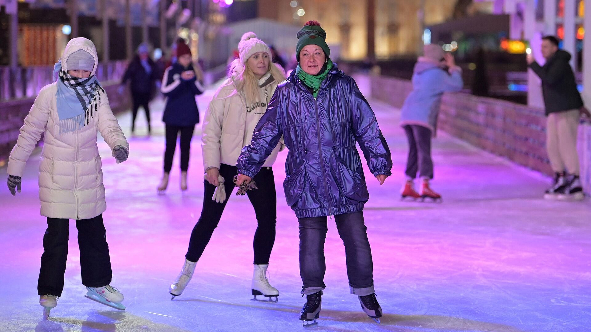 На ВДНХ откроется самый большой каток в Москве