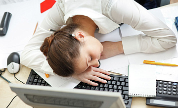 Эксперт рассказала, можно ли уволить за сон на рабочем месте
