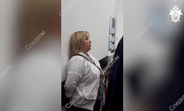 Сотрудницу "Локалкитчен" оставили под домашним арестом по делу о ботулизме