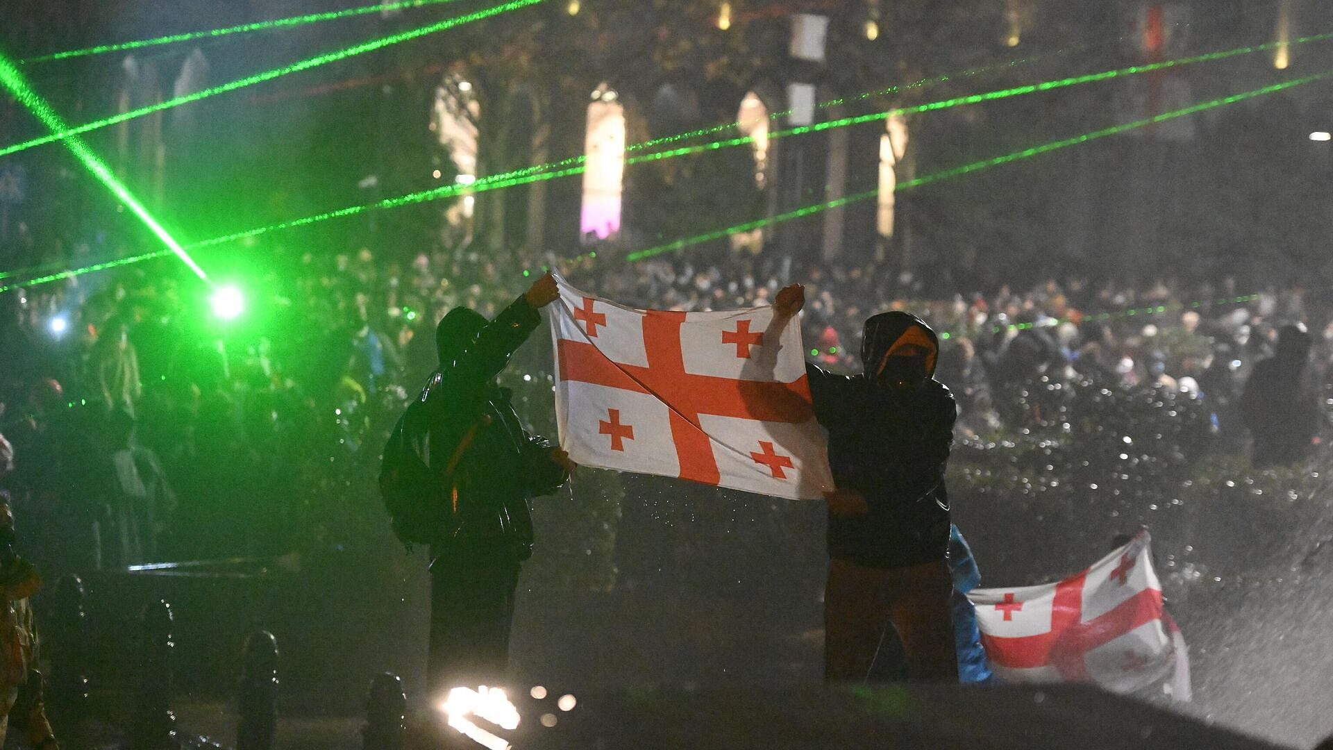 МВД Грузии сообщило об изъятии пиротехники в офисах оппозиции