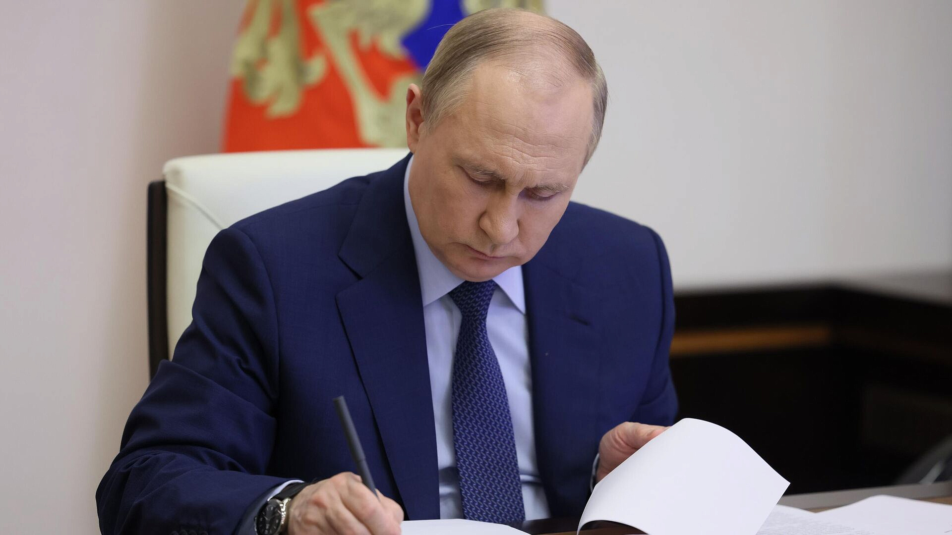 Путин наградил орденом академика Евгения Седова