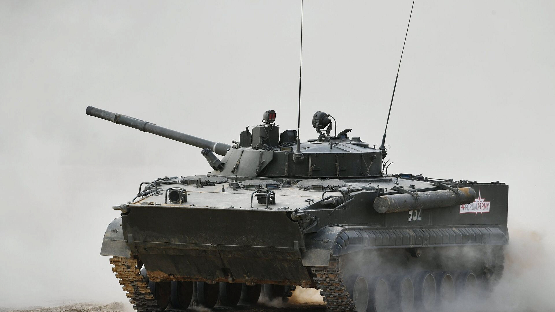 "Ростех" отгрузил в войска партию БМП-3 с современными средствами защиты