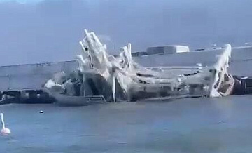 При крушении судна у порта в Геленджике никто не пострадал